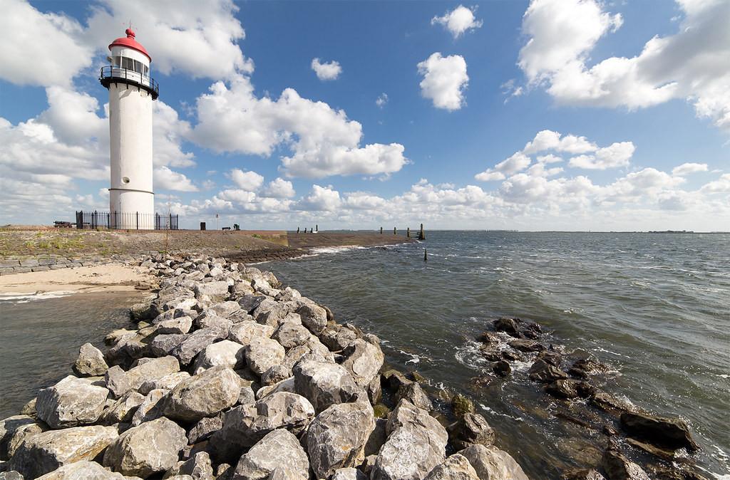 Vuurtoren Badstrand Hellevoetsluis